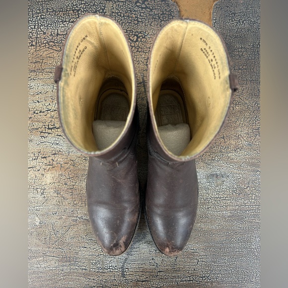 Frye Lindsay Plate Short Distressed Dark Brown Boot - Picture 3 of 9